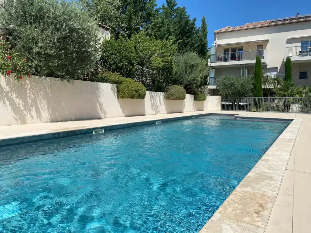Piscine d'un appartement géré par la Conciergerie de Juliano à Saint-Rémy-de-Provence
